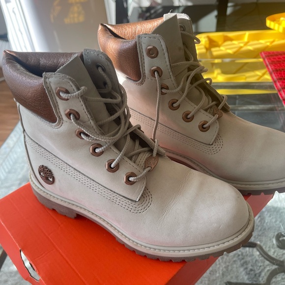 Boots - Picture 2 of 4